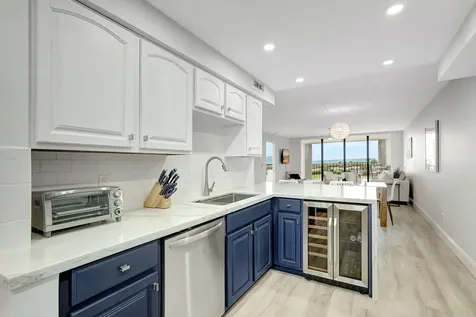 5061 N Highway A1a Hutchinson Island FL 34949