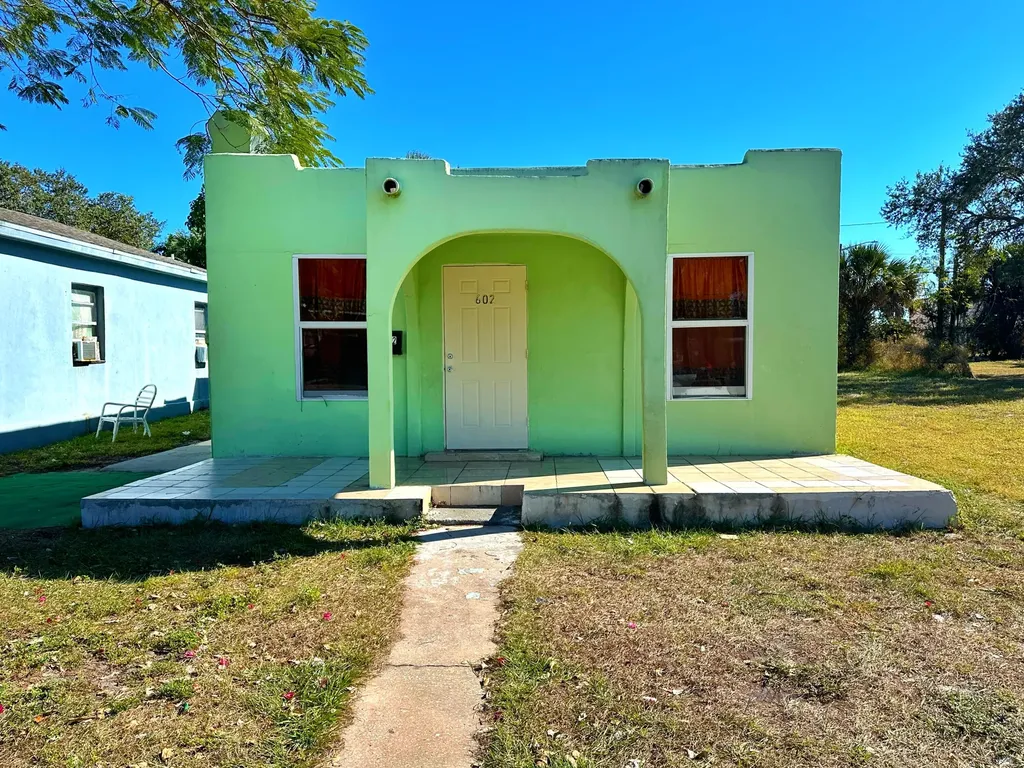 602 S 6th Street Fort Pierce FL 34950