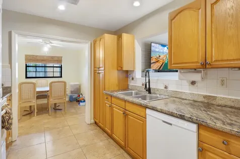 713 Ne 35th Street Oakland Park FL 33334