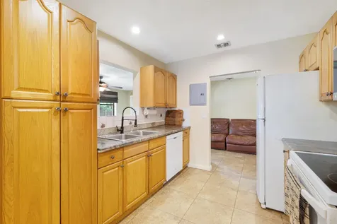 713 Ne 35th Street Oakland Park FL 33334