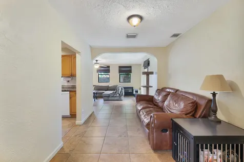 713 Ne 35th Street Oakland Park FL 33334