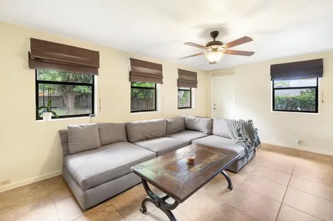 713 Ne 35th Street Oakland Park FL 33334