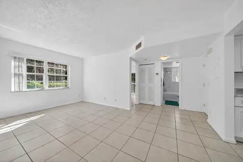 1679 Se Green Acres Circle Port Saint Lucie FL 34952