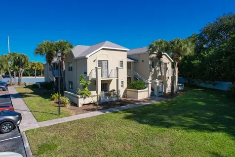 1679 Se Green Acres Circle Port Saint Lucie FL 34952