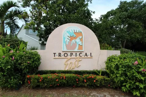 2519 SE Tropical East Circle Port Saint Lucie FL 34952