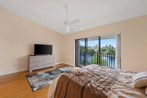 240 Captains Walk Delray Beach FL 33483