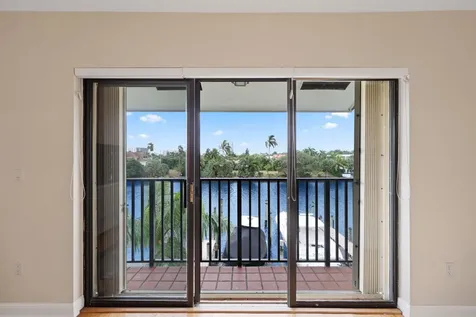 240 Captains Walk Delray Beach FL 33483