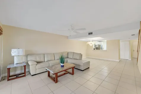 240 Captains Walk Delray Beach FL 33483