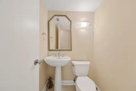 240 Captains Walk Delray Beach FL 33483