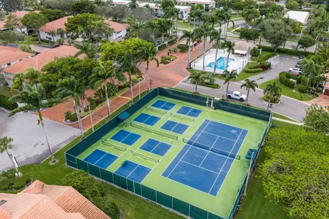 240 Captains Walk Delray Beach FL 33483