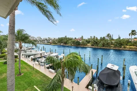 240 Captains Walk Delray Beach FL 33483