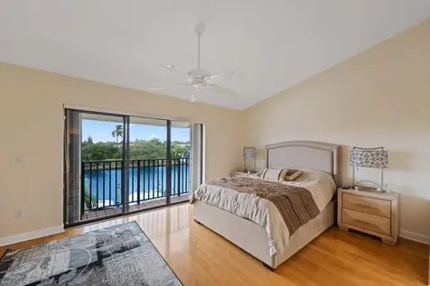 240 Captains Walk Delray Beach FL 33483
