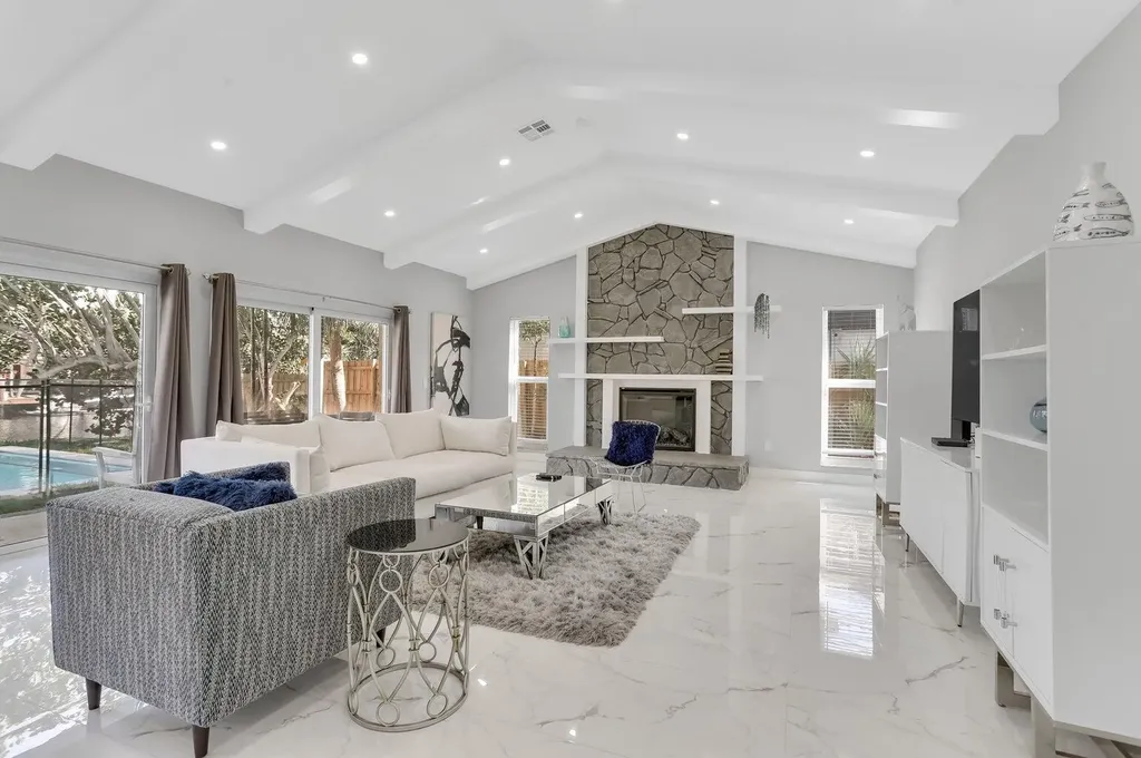 2019 NE 14th Court Fort Lauderdale FL 33304