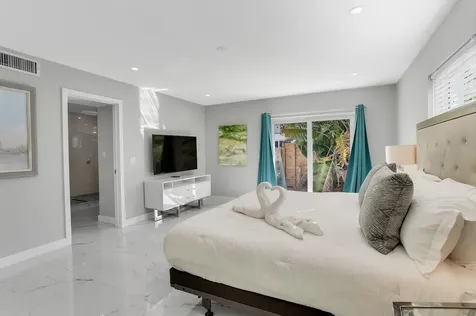 2019 NE 14th Court Fort Lauderdale FL 33304
