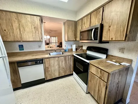 7146 Huntington Lane Delray Beach FL 33446