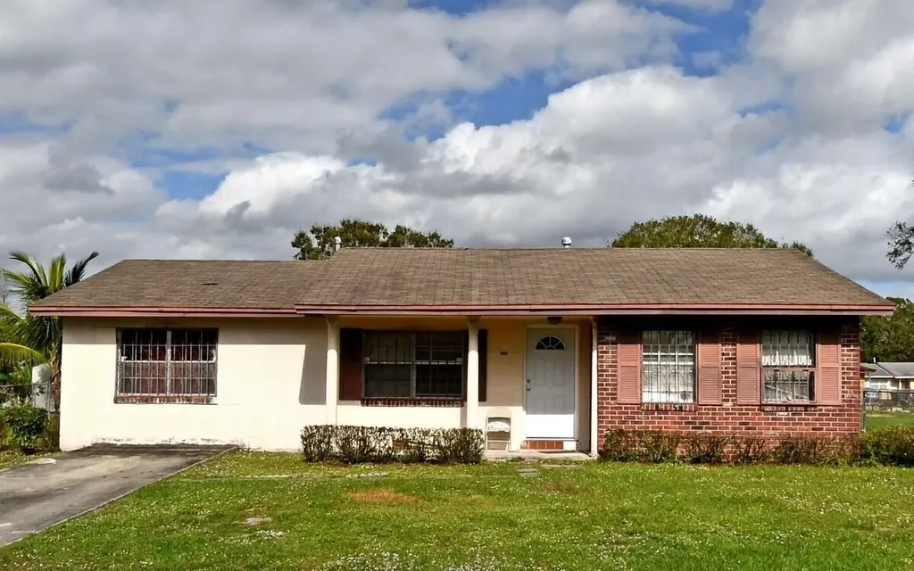 2904 Kingsley Drive Fort Pierce FL 34946