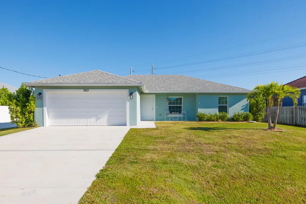 2213 Sw Salmon Road Port Saint Lucie FL 34953