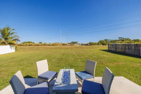 2213 Sw Salmon Road Port Saint Lucie FL 34953