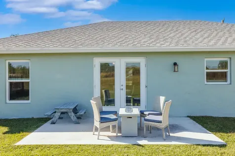 2213 Sw Salmon Road Port Saint Lucie FL 34953