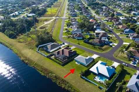 2213 Sw Salmon Road Port Saint Lucie FL 34953
