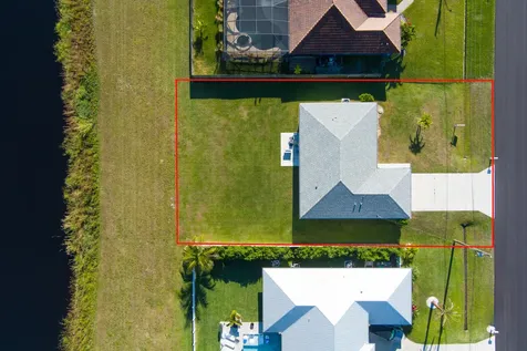 2213 Sw Salmon Road Port Saint Lucie FL 34953
