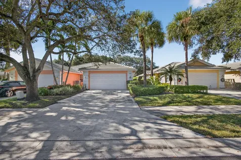 4153 Royal Oak Drive Palm Beach Gardens FL 33410