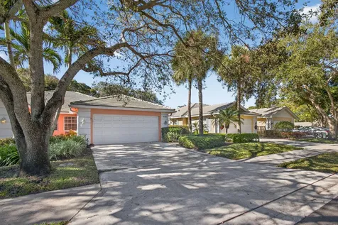 4153 Royal Oak Drive Palm Beach Gardens FL 33410
