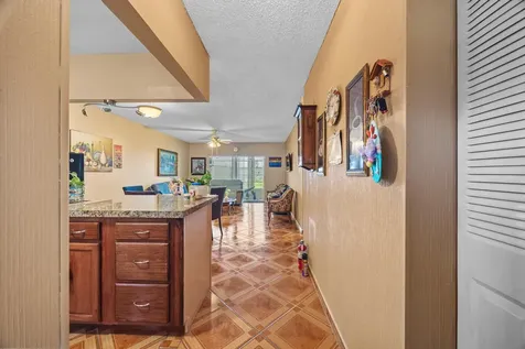 3405 Nw 48 Avenue Lauderdale Lakes FL 33319