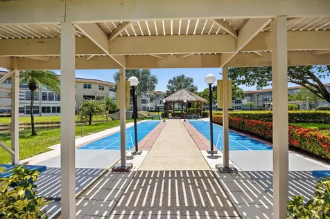 3405 Nw 48 Avenue Lauderdale Lakes FL 33319
