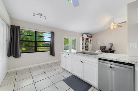 1060 Cedar Creek Way Davie FL 33325