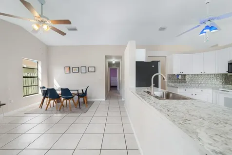 1060 Cedar Creek Way Davie FL 33325