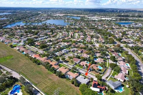 1060 Cedar Creek Way Davie FL 33325
