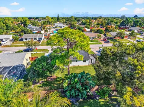4896 Neros Circle Lake Worth FL 33463