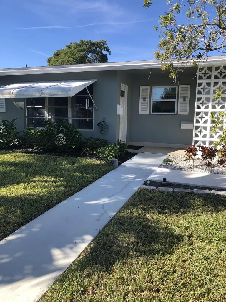 912 S South Drive Delray Beach FL 33445