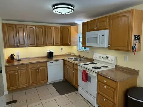 8217 Se Swan Avenue Hobe Sound FL 33455