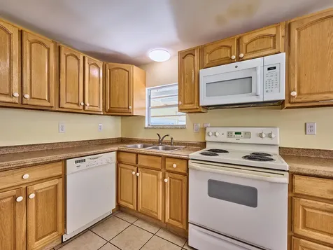 8217 Se Swan Avenue Hobe Sound FL 33455