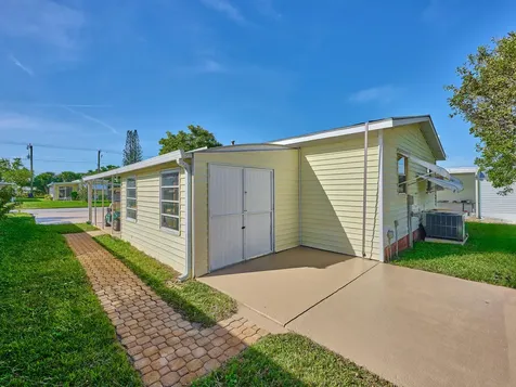 8217 Se Swan Avenue Hobe Sound FL 33455