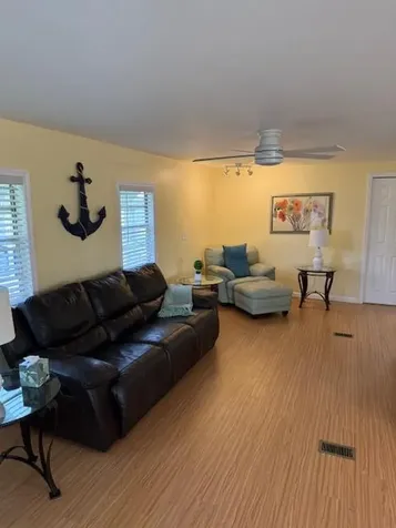 8217 Se Swan Avenue Hobe Sound FL 33455