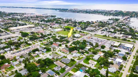 301 W Ocean Avenue Lantana FL 33462