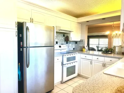 25 Pelican Pointe Drive Delray Beach FL 33483