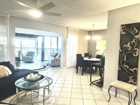 25 Pelican Pointe Drive Delray Beach FL 33483
