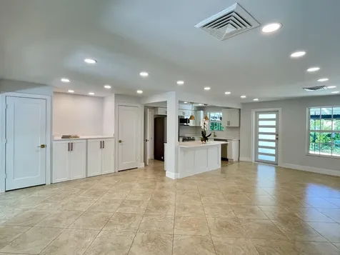 360 Alhambra Place West Palm Beach FL 33405