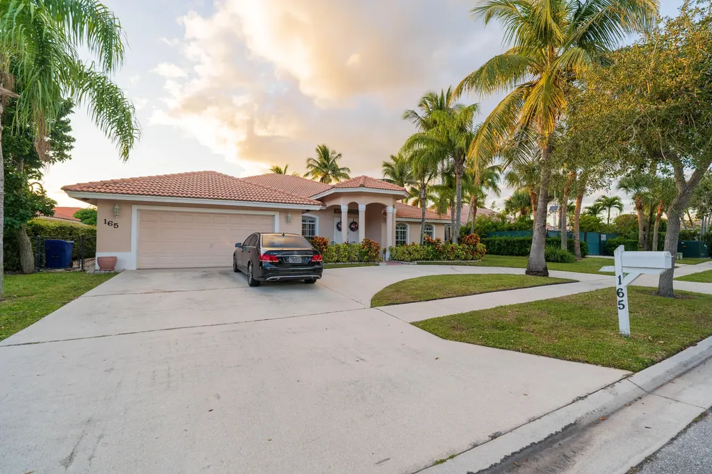 165 Cypress Trace Royal Palm Beach FL 33411