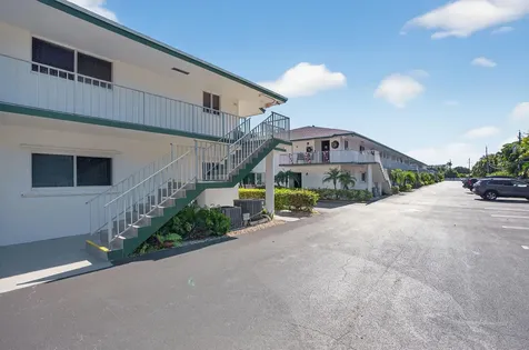 6 Garden Street Tequesta FL 33469