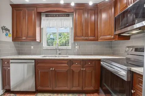 6 Garden Street Tequesta FL 33469