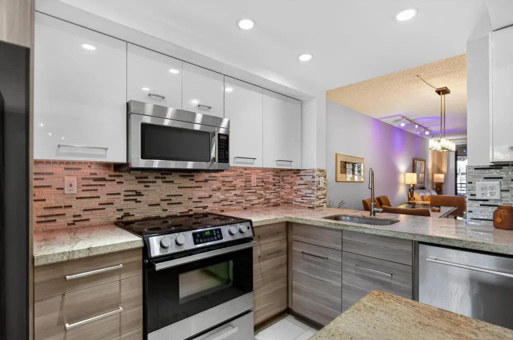 7547 Nw 79th Avenue Tamarac FL 33321