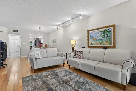 7547 Nw 79th Avenue Tamarac FL 33321