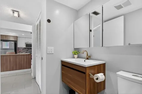 7547 Nw 79th Avenue Tamarac FL 33321