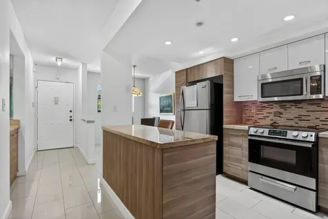 7547 Nw 79th Avenue Tamarac FL 33321