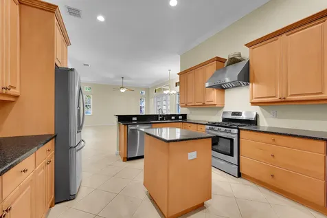 211 Nw Pleasant Grove Way Port Saint Lucie FL 34986